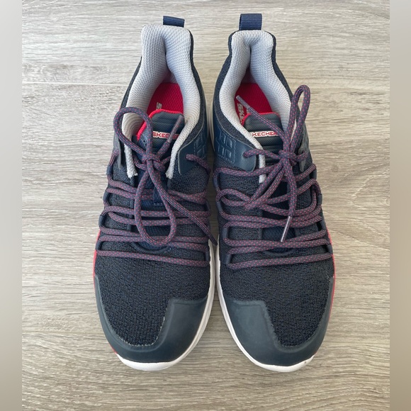 Skechers for Boys • Size 4.5 - Picture 4 of 13